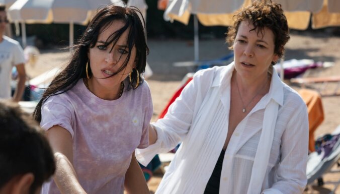 'Greja piecdesmit nokrāsās' iepazītā Dakota redzama topošajā 'Netflix' hitā