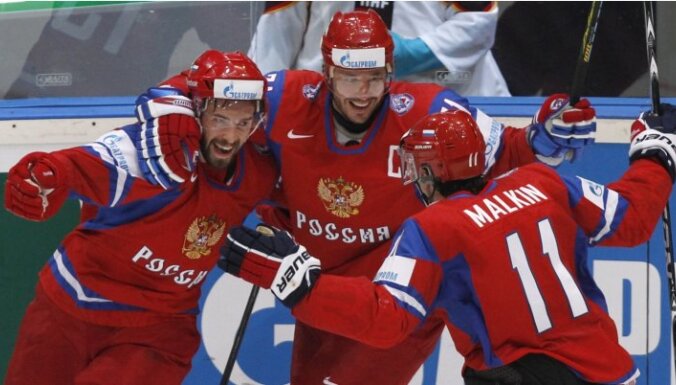 Хоккеисты России начали с победы, американцы размазали словаков