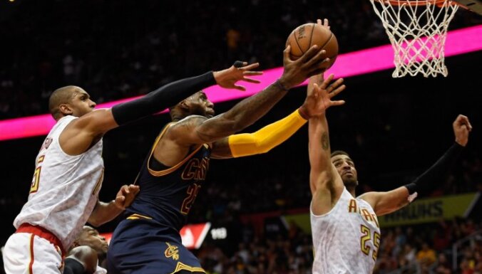 'Cavaliers' iekļūst NBA izslēgšanas spēļu konferences finālā