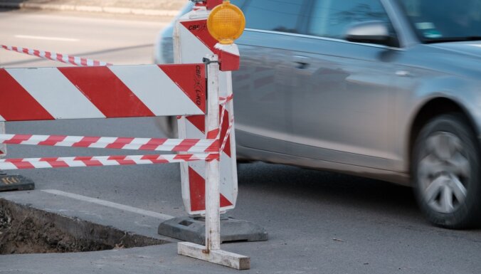 Ограничения движения: участок улицы Лачплеша будет закрыт для всех видов транспорта
