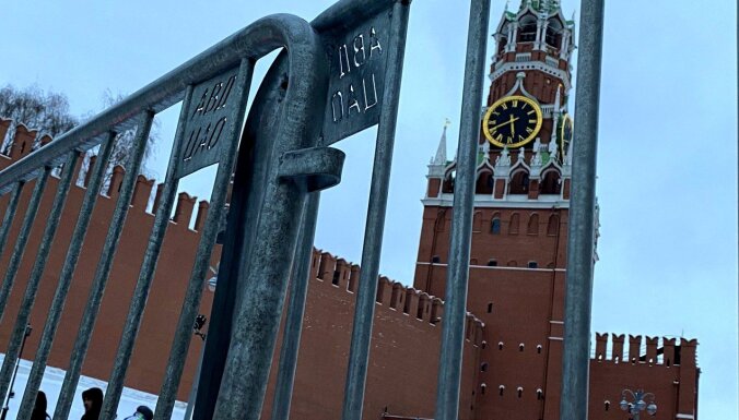 Krievijas vadība Maskavu un Sanktpēterburgu sargā no kara sekām, ziņo britu izlūki