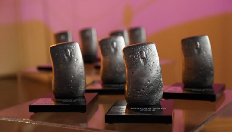 Foto: Pasniegtas IKT nozares gada balvas 'Platīna pele 2022'