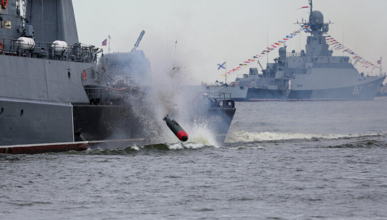 Krievijas Melnās jūras flotes zemā efektivitāte grauj okupantu stratēģiju, ziņo Lielbritānija