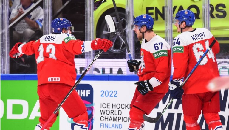 Čehijas hokejisti pēc desmit gadu pārtraukuma izcīna PČ medaļas