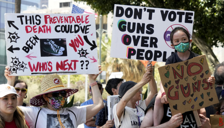 В США прошли многотысячные протесты против свободной продажи оружия