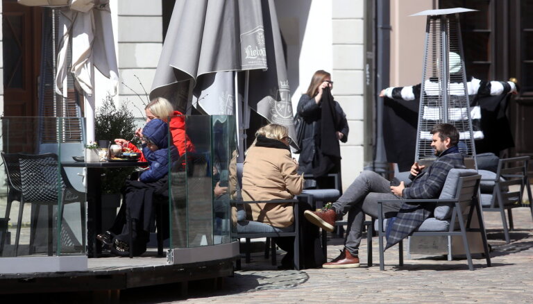 Rīgā gaidāmas būtiskas izmaiņas ielu tirdzniecības un terašu izvietošanas kārtībā