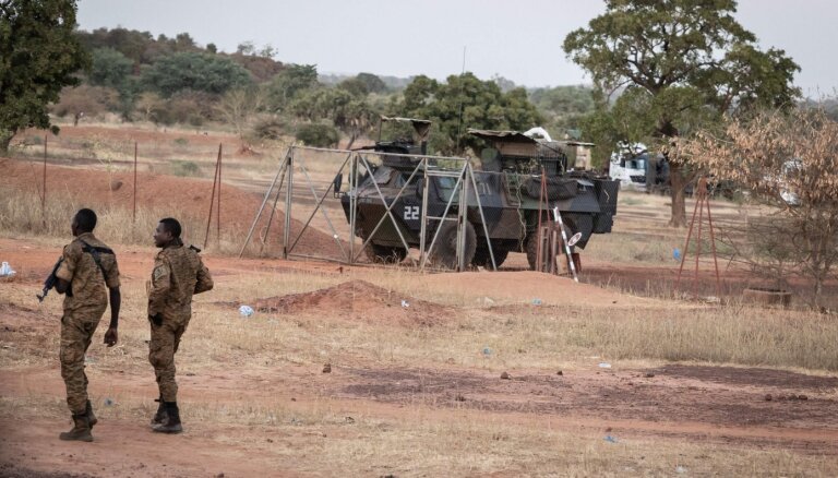 Sprādzienos Burkinafaso nogalināti vairāki karavīri