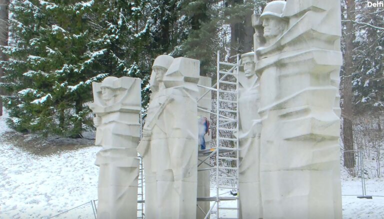 Video: Viļņā sāk demontēt PSRS okupācijas spēku karavīru skulptūras