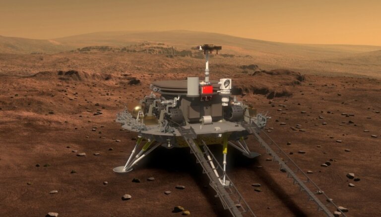Китай впервые успешно доставил зонд на поверхность Марса