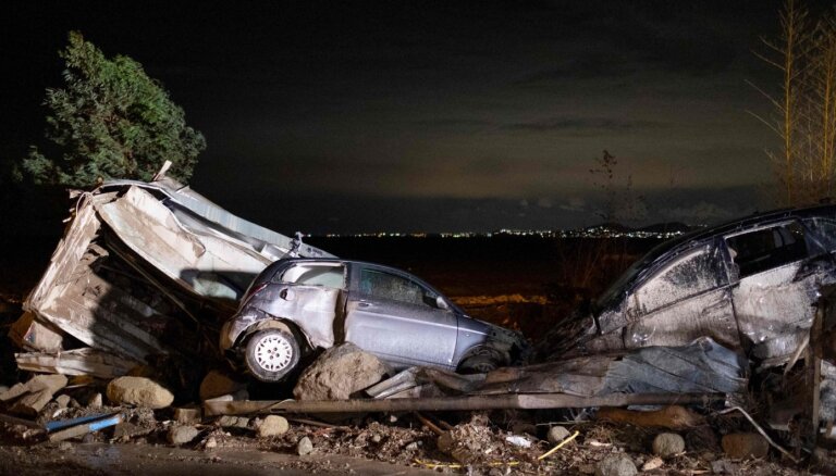 Itālijā zemes nogruvumā viens cilvēks zaudējis dzīvību; 10 cilvēki pazuduši