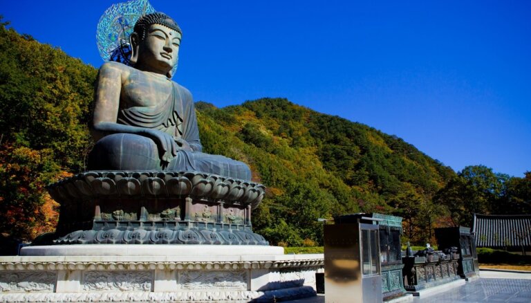 Seoraksana nacionālais parks – tempļu un klinšu paradīze Dienvidkorejā