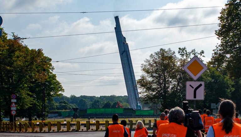 РД решит вопрос о принятии 268 000 евро, пожертвованных на снос памятника в парке Победы