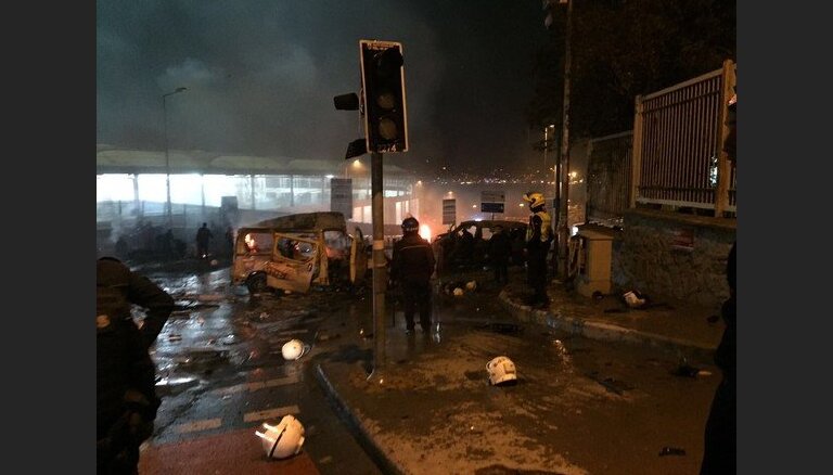 При взрыве в центре Стамбула ранены десятки человек