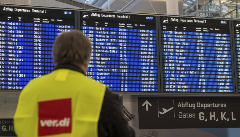 ФОТО: Не летают самолеты и не ходят поезда: В Германии проходит крупнейшая за последние 30 лет забастовка работников транспорта