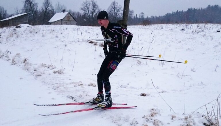 Andris Kivlenieks izcīna divas zelta medaļas Latvijas čempionātā ziemas orientēšanās sportā uz slēpēm