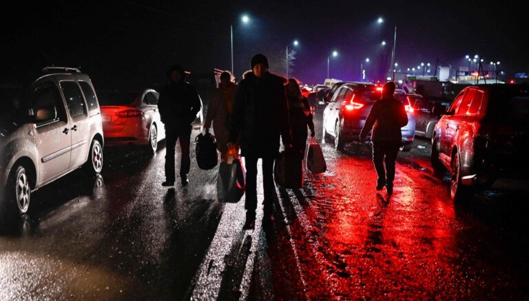 'Izbraucām 6.00. Pēc 15 minūtēm pilsētai trāpīja raķete.' Hokejistu bēgšana no Ukrainas