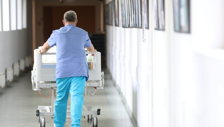 Видземская больница объявила режим ЧС и прекратила оказание плановых услуг