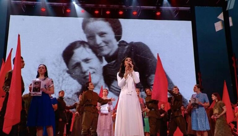 Концерт ко Дню победы на Первом канале проиллюстрировали снимком знаменитых убийц