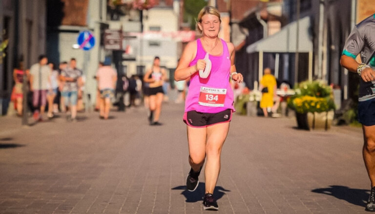 No atbrīvojuma sportā līdz maratonam – skrienošā skolotāja Jekaterina