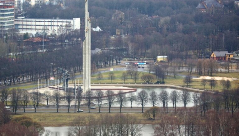 Судьба памятника в Парке Победы: выгоден ли снос Путину и является ли монумент частью истории Латвии?