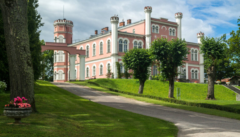 Топ-8 самых романтичных замков и поместий Латвии