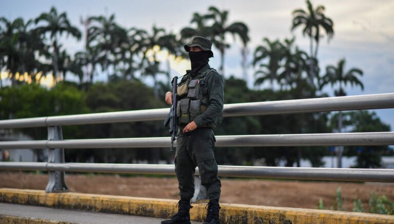 Kolumbijas armijas operācijā nogalināts nemiernieku līderis