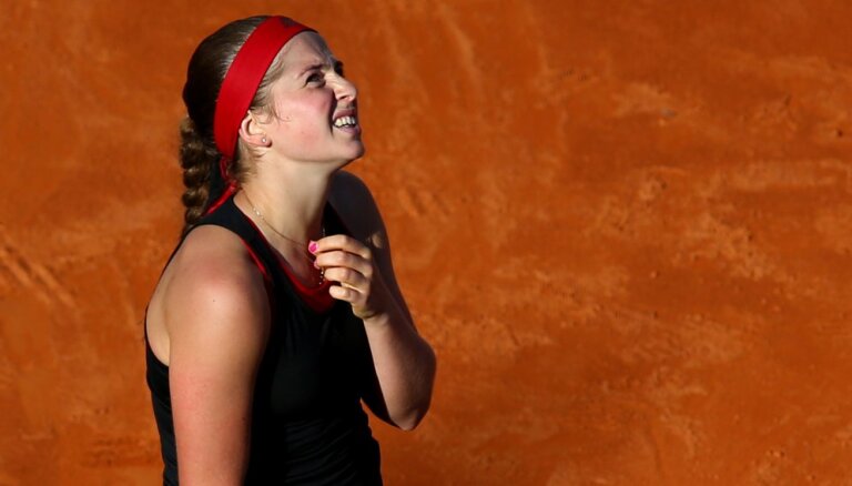 Остапенко проиграла Шараповой в четвертьфинале турнира в Риме