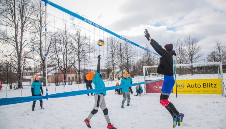 Foto: Ziemas festivāla pirmajā dienā sadalīta lielākā daļa medaļu komplektu