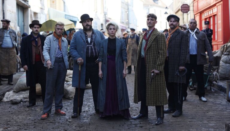 Mīla vai atriebība? Skaistais un nežēlīgais laiks asa sižeta filmā 'Parīzes bandas'