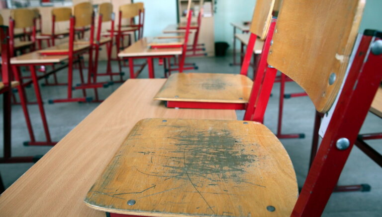 Сейм продвигает поправки, позволяющие директорам школ отправлять агрессивных детей на домашнее обучение