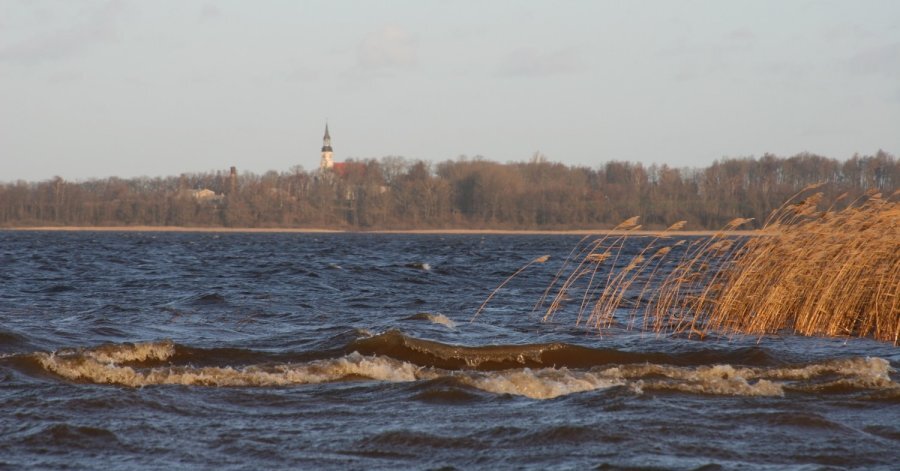 The municipality is asked to stop industrial fishing in Lake Burtnieki