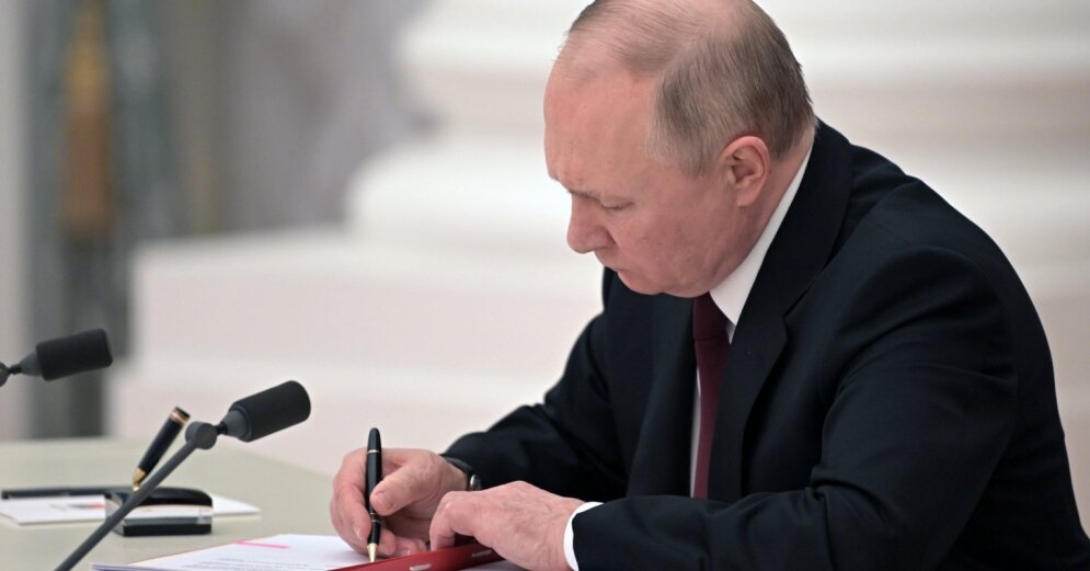 "Путин воюет не с Украиной, он воюет с реальностью". Российские аналитики о сегодняшних церемониях в Кремле
