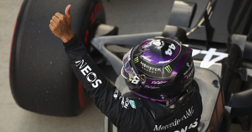 Hamilton sets track record in Sochi and wins ‘pole position’