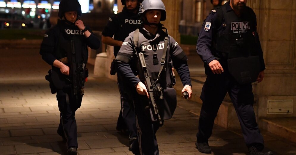 Austrian prosecutors suspect 21 people of aiding a Viennese terrorist