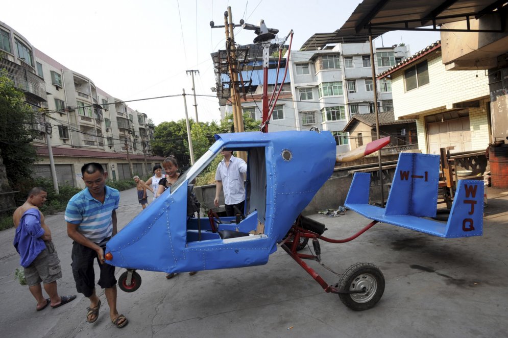 Kā meistarīgie ķīnieši paši sev transportlīdzekļus būvē